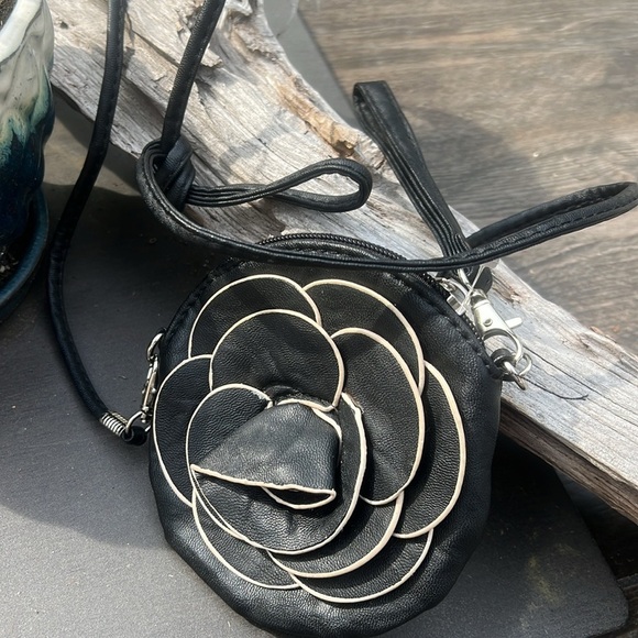 Handbags - Mini Flower Black Bag Crossbody